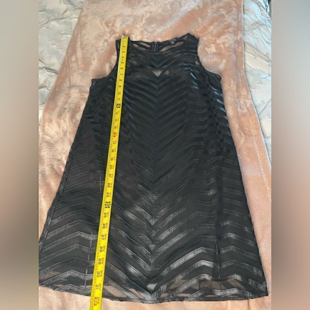 Guess Faux Leather Zebra Print Size 4 - Picture 11 of 13